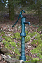 Retro Style Hand Water Pump Old Water Pump