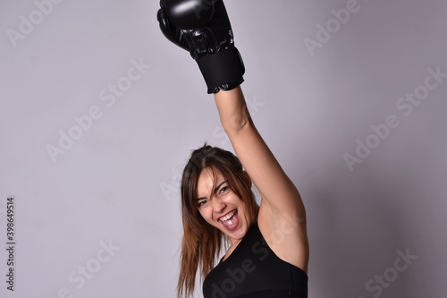 Femme Heureuse Qui A Gagne Son Combat De Boxe Wall Mural Wallpaper Murals Amelie