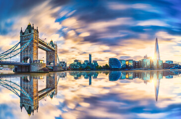 Canvas Print - Tower Bridge panorama at sunset in London. England 