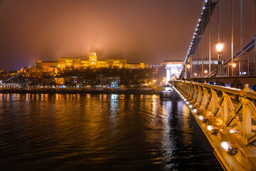 Sticker - Royal Palace in Buda Castle seen from Chain Bridge. Budapest, Hungary