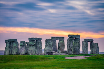 Canvas Print - Stonehenge at sunrise in England. United Kingdom 