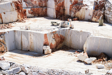 Extraction of marble in the italian mountains