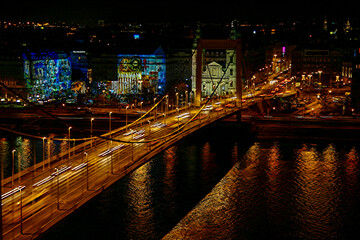 Wall Mural - Night View of the Elisabeth Bridge in Budapest, Hungary