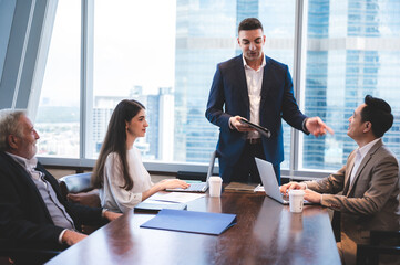 Wall Mural - Group of Business People Diverse Brainstorm Meeting Concept, Working in the Office Concept, Happy Coworkers Working Together Discussing Project In Office