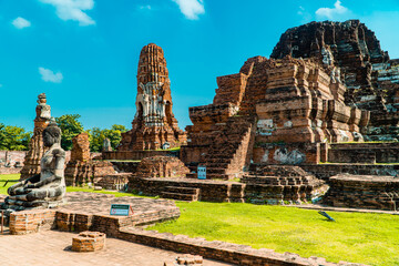 Ayutthaya tour pictures, Thailand heritage - sitting buddha, temple, and stupa at Wat Mahathat - Ayutthaya, Thailand