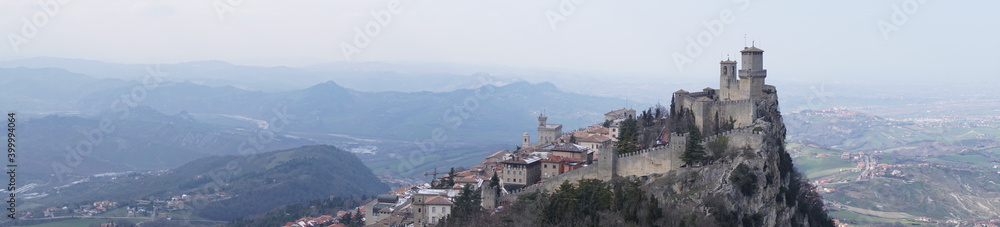 Obraz na płótnie San Marino castle w salonie