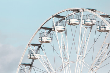 Wall Mural - ferris wheel on blue sky background