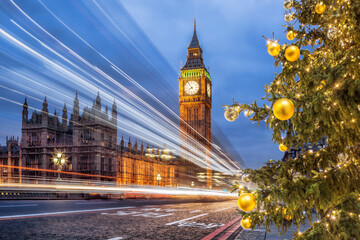 Fototapete - Big Ben with Christmas tree on bridge in the evening, London, England, United Kingdom