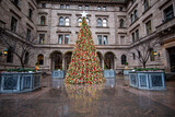 Fototapeta Nowy Jork - The Christmas tree in the courtyard of the Lotte New York Palace in New York City