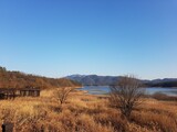Fototapeta Sawanna - lake in the mountains
