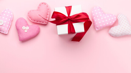 Leinwandbilder - Valentines day with handmade craft hearts and gift box