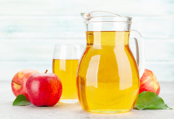 Apple juice and red apple fruits