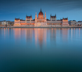 Wall Mural - View on the Hungarian Parliament at night