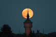 Mondaufgang am Wasserturm in Forst (Lausitz)