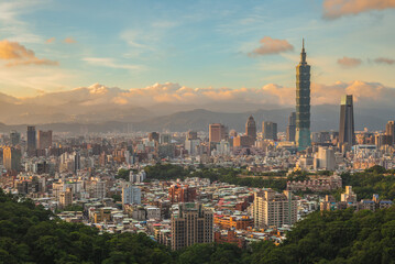  Panoramic view of Taipei City in taiwan at dusk