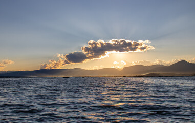 Canvas Print - Coucher de soleil sur le lac Inle, Myanmar