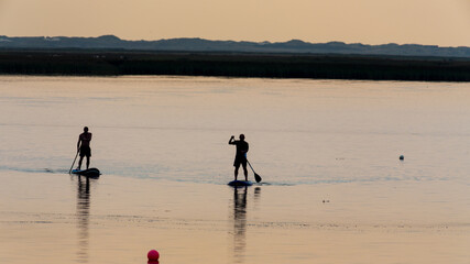 stand up paddling tour