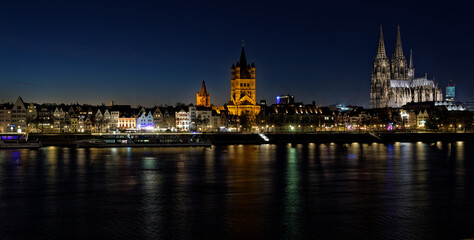 Wall Mural - cityscape cologne with old town and cathedral at night