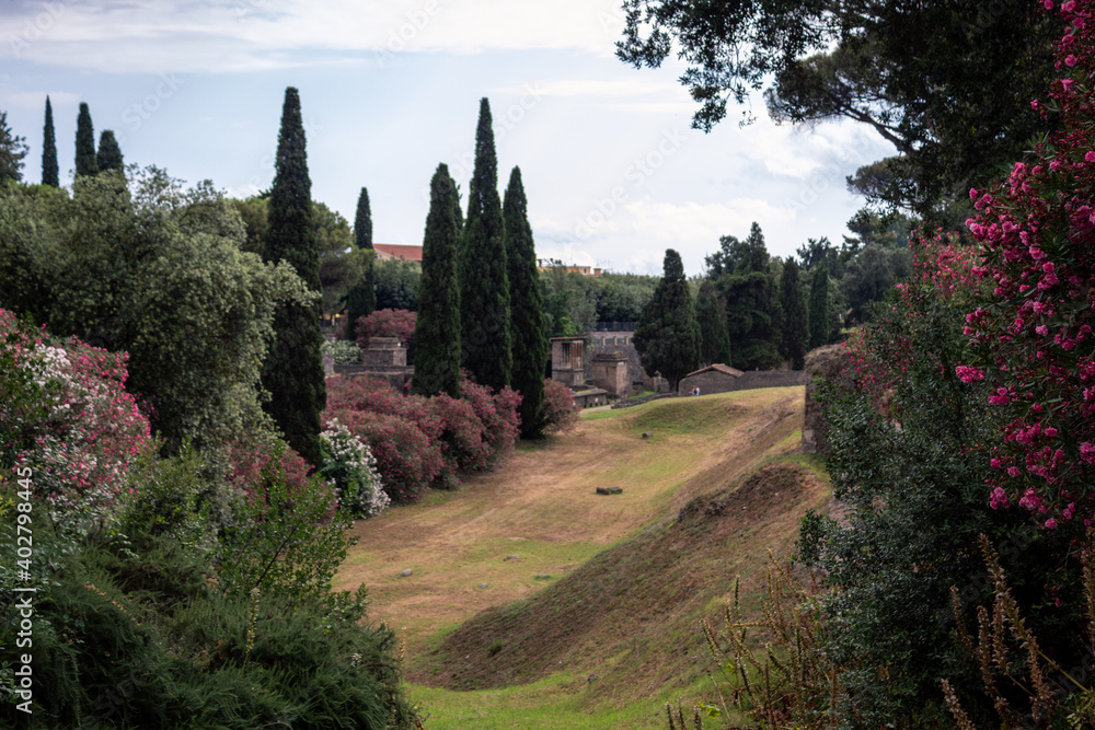 Pompeii garden, Italy. Blossom and spring concept. Ancient roman ...