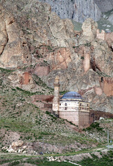 Wall Mural - Beyazit Mosque and Dogubeyazit Castle at town of Dogubeyazit in Agri, Turkey.