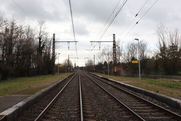 Voies de chemin de fer, ville de Polliat, département de l'Ain, France