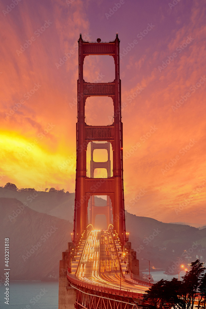Golden Gate Bridge at sunset, San Francisco, California - obrazy, fototapety, plakaty 