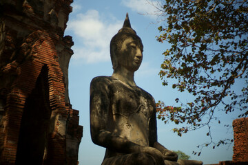 Wall Mural - Wat Mahathat Ayuttaya at Ayutthaya Historical Park covers the ruins of the old city of Ayutthaya Province