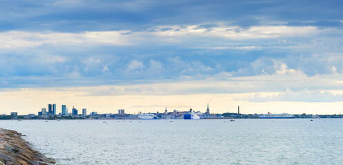 Fototapete - Panorama Tallinn sea harbor Estonia