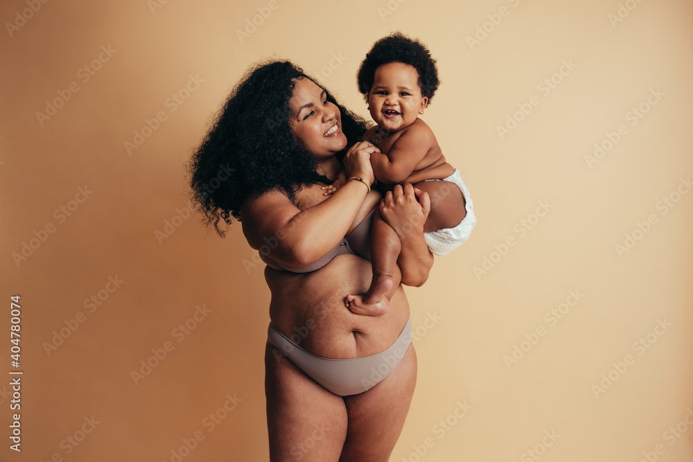 Healthy mother and child - obrazy, fototapety, plakaty 