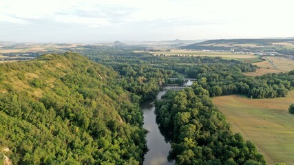 Canvas Print - Survol de la rivière Allier près d'Issoire en Auvergne