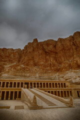 Canvas Print - Vertical shot of the Mortuary Temple of Hatshepsut, located in Luxor, Egypt