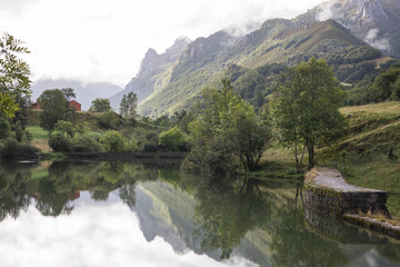 Sticker - lake behind mountains in Somiedo national park