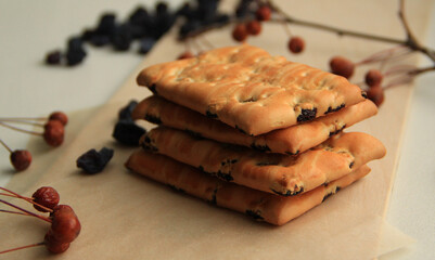 delicious crunchy cookies cracker with raisins