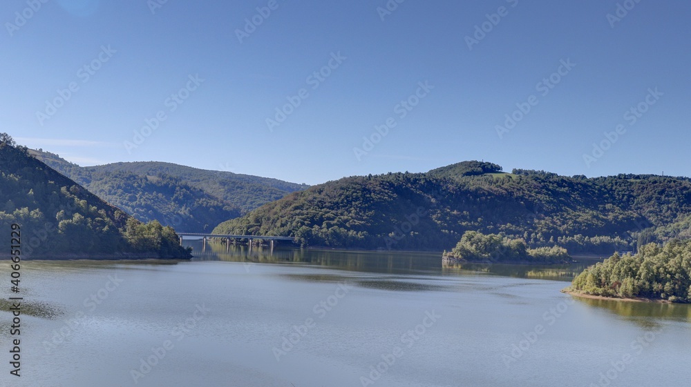gorges de la Truyère et ruines du château d'Alleuze
