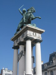 Wall Mural - Statue équestre de Vercingétorix à Clermont-Ferrand : vue de biais  en gros plan