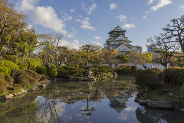 Poster - Osaka Castle (Osaka-jo) garden and lake, a Japanese castle located in Chuo-ku, Osaka, Kansai (Japan)