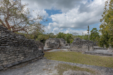 Wall Mural - The ruins of the ancient Mayan city of Kohunlich, Quintana Roo, Mexico