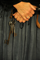 
keys and hands