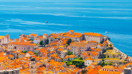 Fototapete - Incredible view at famous european city of Dubrovnik - Fort Bokar.