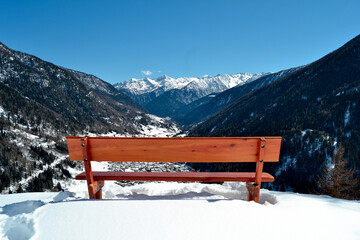 Wall Mural - paesaggio invernale panorama panchina sedersi e guardare paesaggio momento di relax 