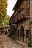 Fototapeta Uliczki - Gasse in der Altstadt von Grazzano Visconti in der Emilia-Romagna in Italien 