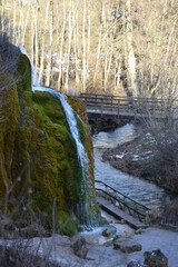 Sticker - Dreimühlenwasserfall im Winter mit Schneeresten