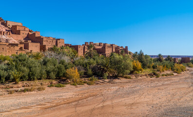 Wall Mural - A view of the ancient Kasbah (fortress) in the town of Aid Benhaddou in the desert in Morocco