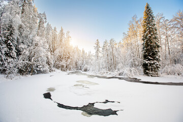 Aufkleber - Beautiful winter river and forest