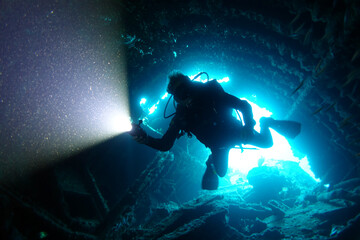 Diving in the Caribbean at the RMS Rhone, beautiful environment with beautiful animals, the ship sank 1867 at Salt Island and 123 people lost there lives, 