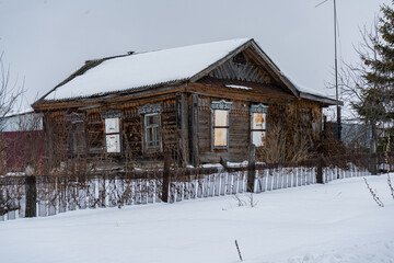 Wall Mural - old house in the snow