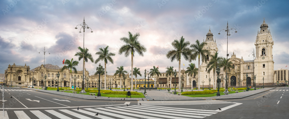Lima, Peru: the Main square of Lima, with government palace and the cathedral church. - obrazy, fototapety, plakaty 