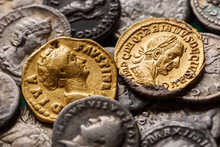 A Treasure Of Roman Gold And Silver Coins.Trajan Decius. AD 249-251. AV Aureus.Ancient Coin Of The Roman Empire.Authentic  Silver Denarius, Antoninianus,aureus Of Ancient Rome.Antikvariat.