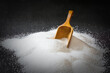 Salt the white gold in a pile with wooden spoon 