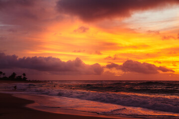 Wall Mural - Sunrise over Sandy Beach, a beach on the South Shore of Oahu in Hawaii
